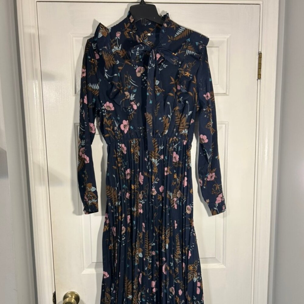 Floral Maxi Dress w Neck Tie & Pleated Skirt